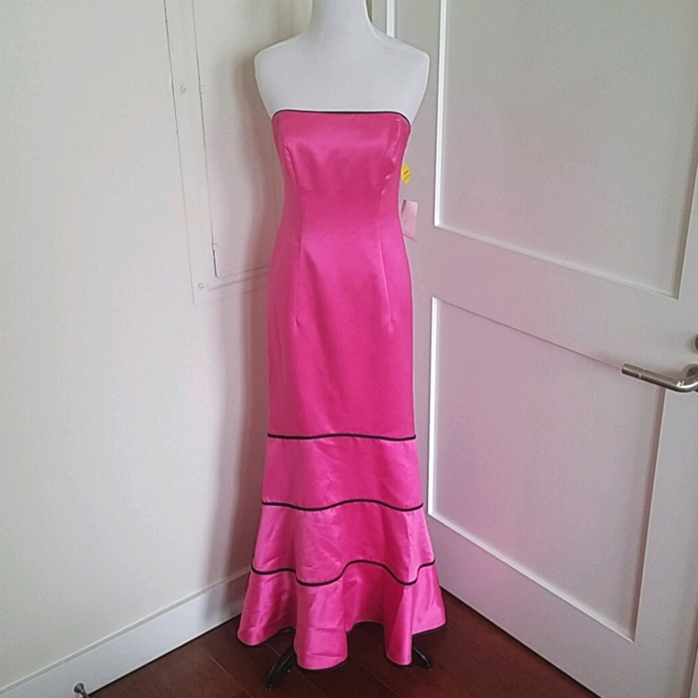 NWT Vintage La Belle Pink/black strapless evening gown w/ bows. Juniors size 7.